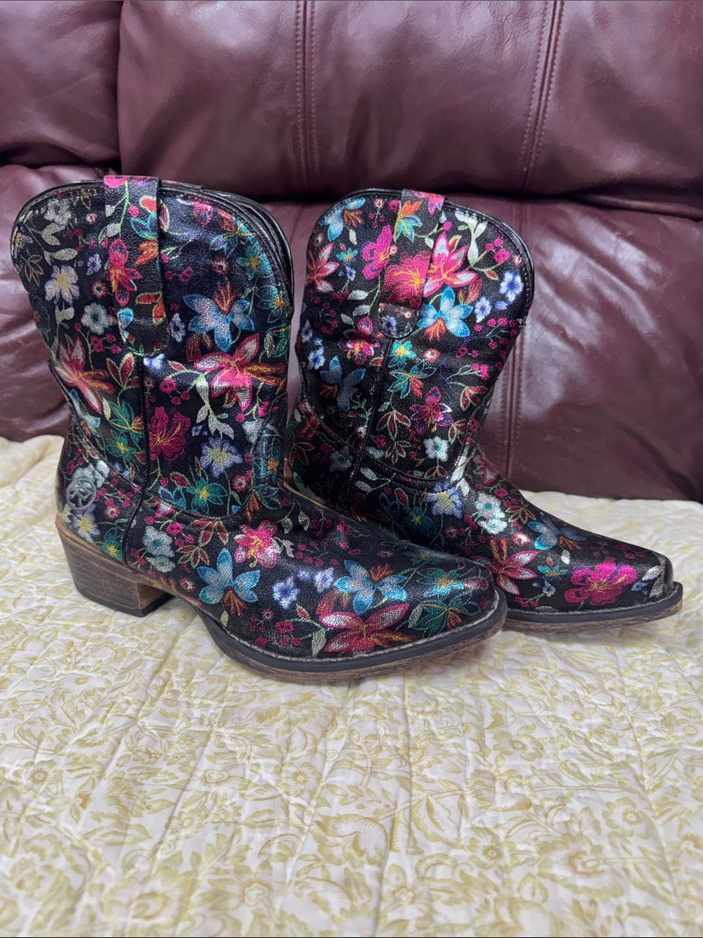 Roper Black Floral Embroidered Western Ankle Boots